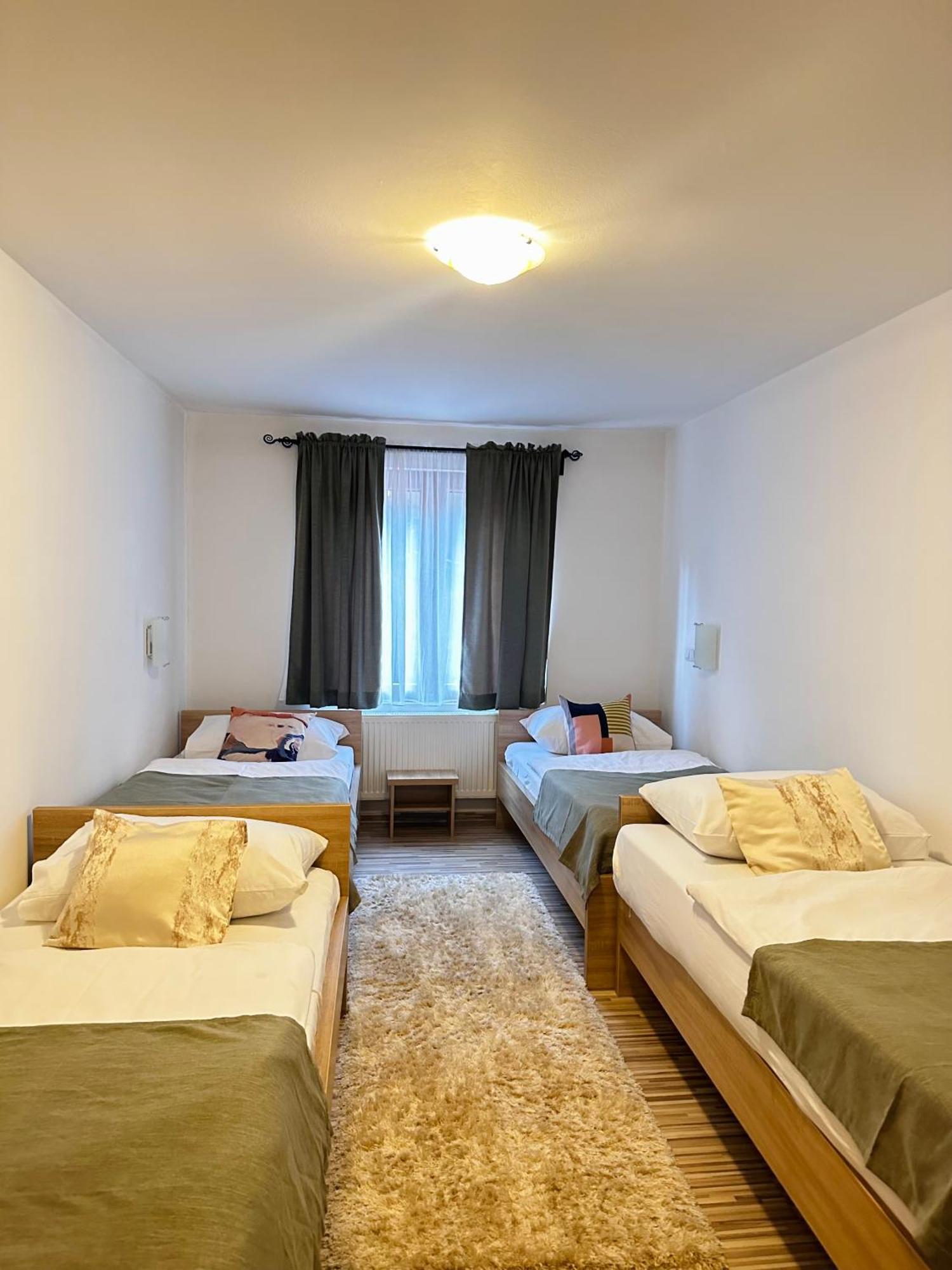 צאזין Motel Stovrela מראה חיצוני תמונה