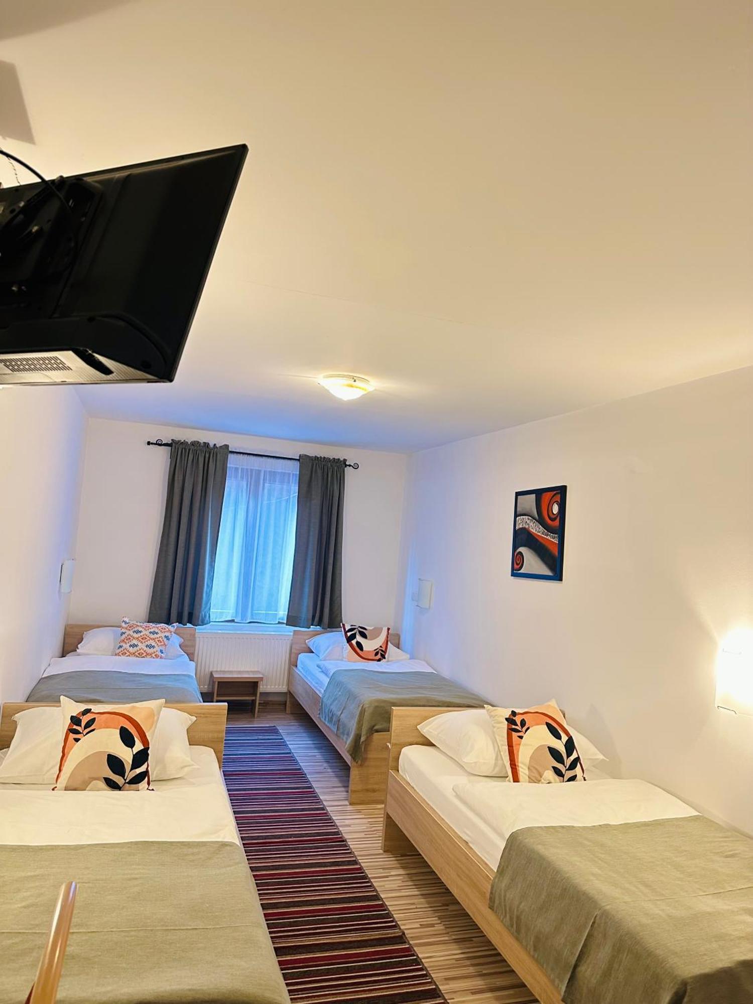צאזין Motel Stovrela מראה חיצוני תמונה